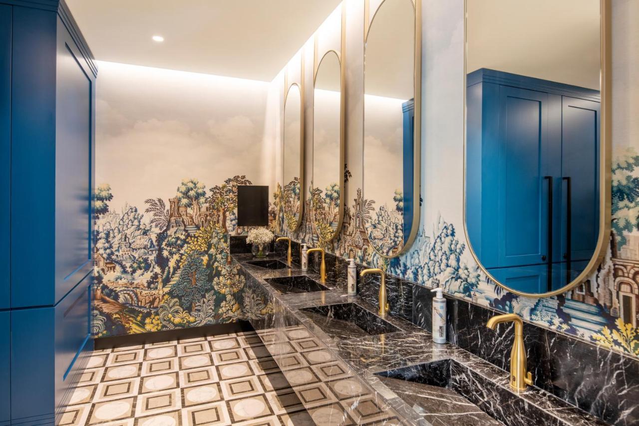 Renaissance Porto Lapa Hotel Εξωτερικό φωτογραφία The bathroom of the 1001 Suite