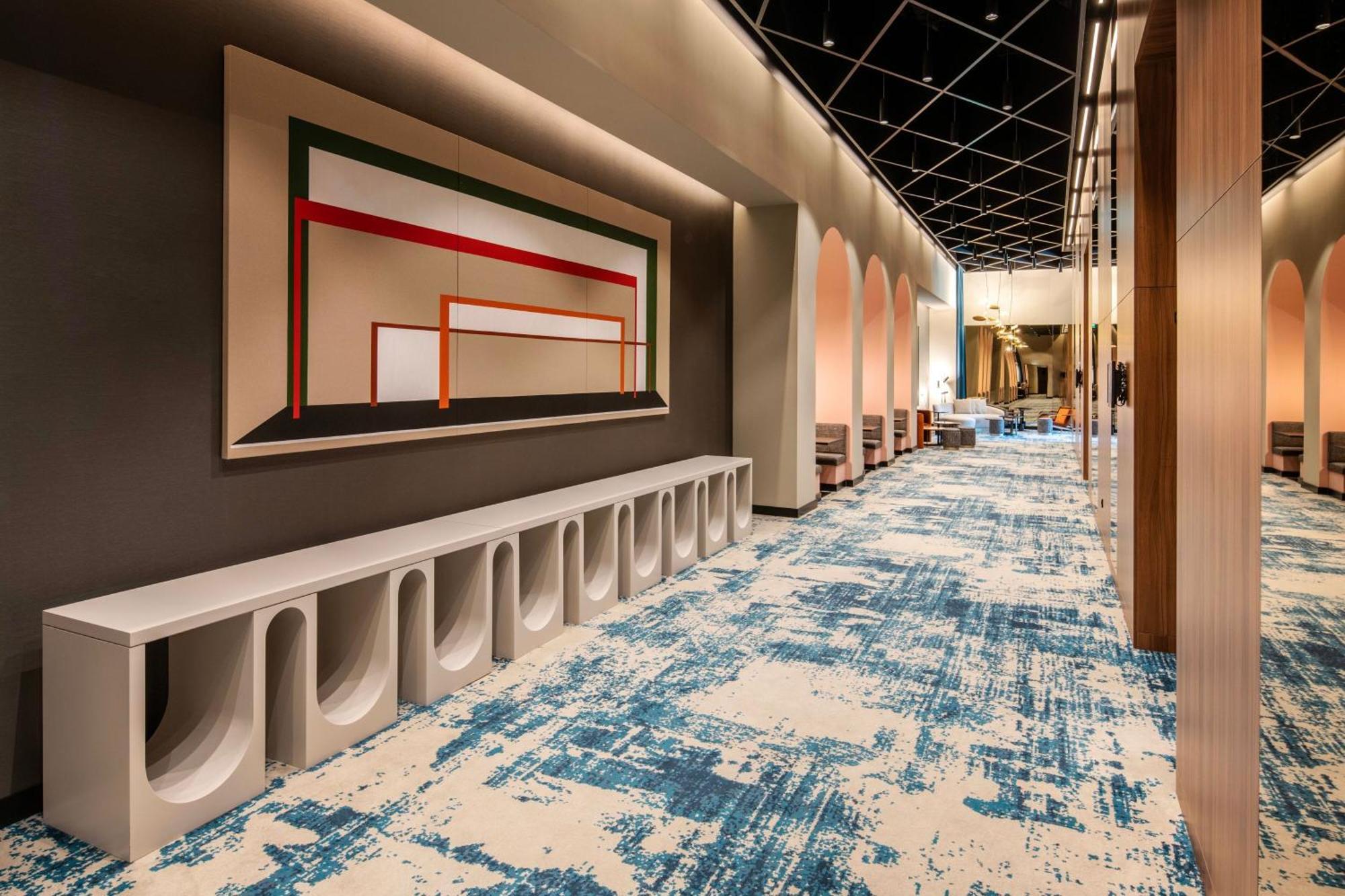 Renaissance Porto Lapa Hotel Εξωτερικό φωτογραφία The interior of the new terminal