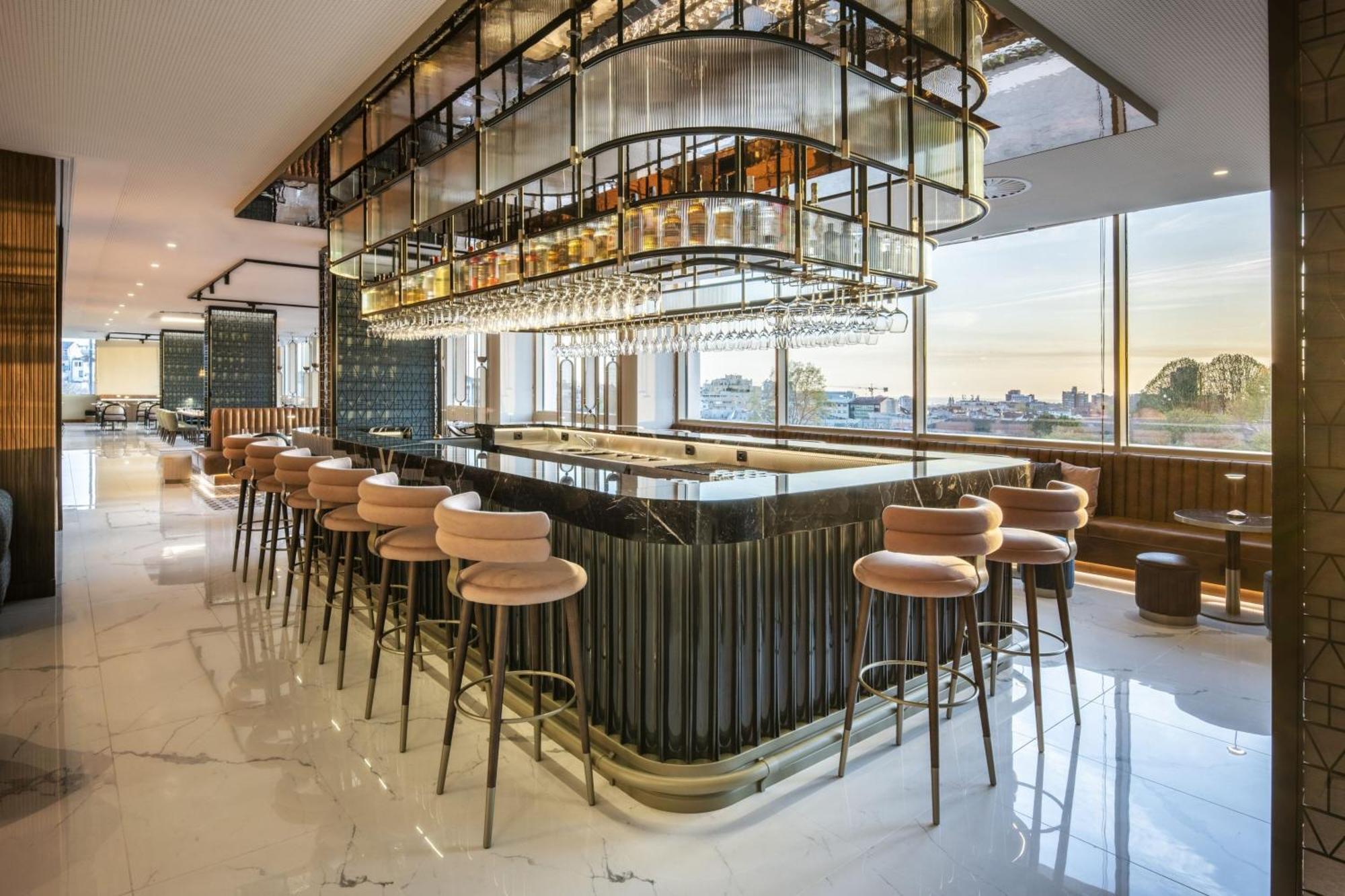 Renaissance Porto Lapa Hotel Εξωτερικό φωτογραφία The bar at the 1906 Lounge